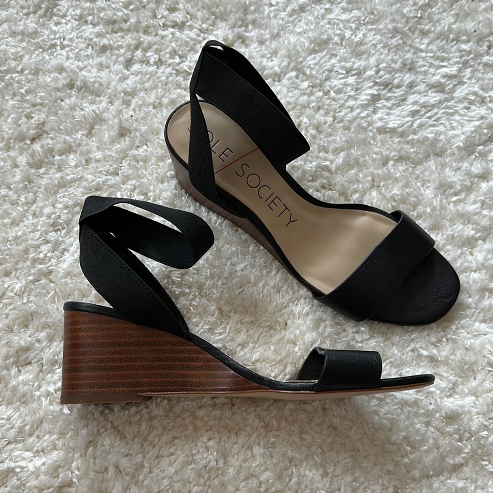 Black sandal wedges with elastic ankle strap 7.5 like new sole society